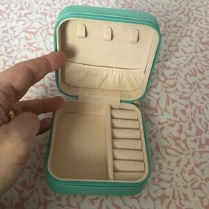 Travel size jewelry box